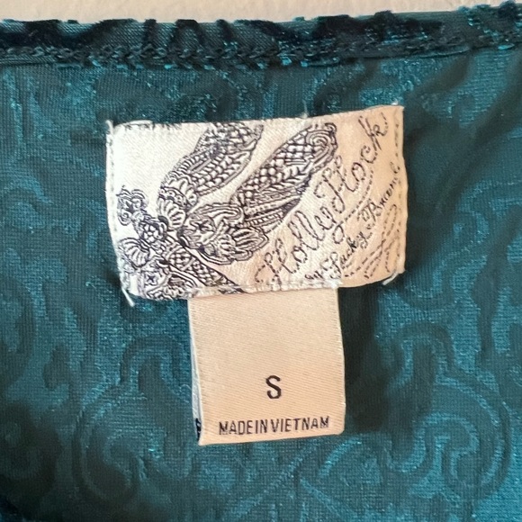 SOLD Green velvet/sheer top! - Picture 3 of 4